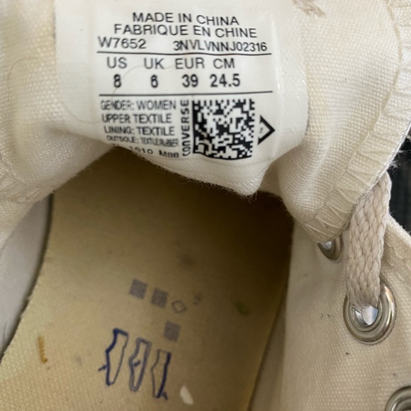 White converse - Picture 3 of 3